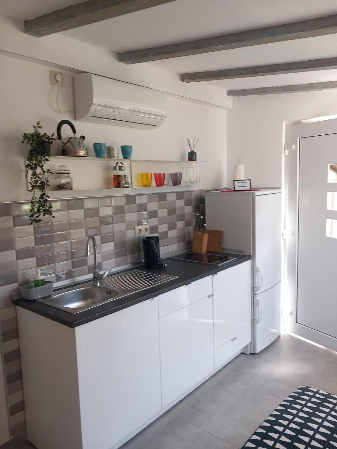 Apartments Pipi Pakoštane Extérieur photo