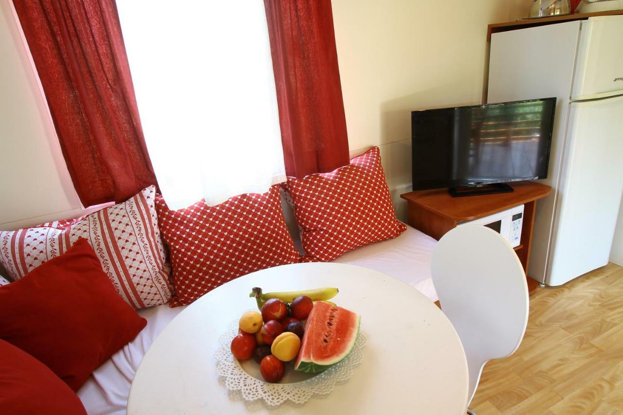 Apartments Pipi Pakoštane Extérieur photo