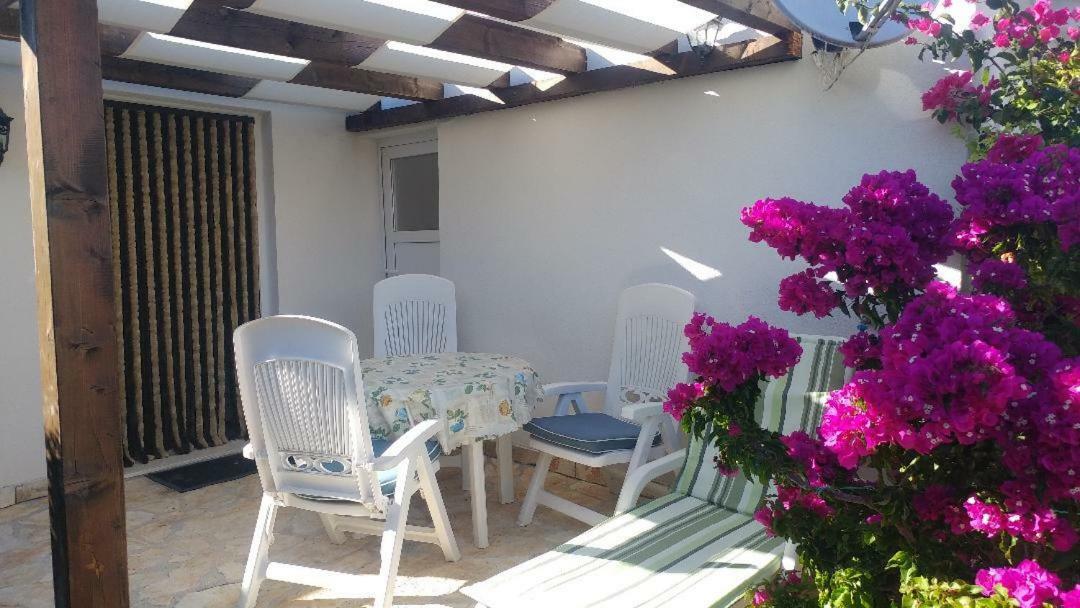 Apartments Pipi Pakoštane Extérieur photo